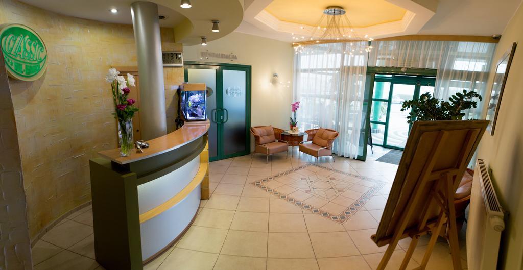Hotel Classic Rzeszów Exteriör bild